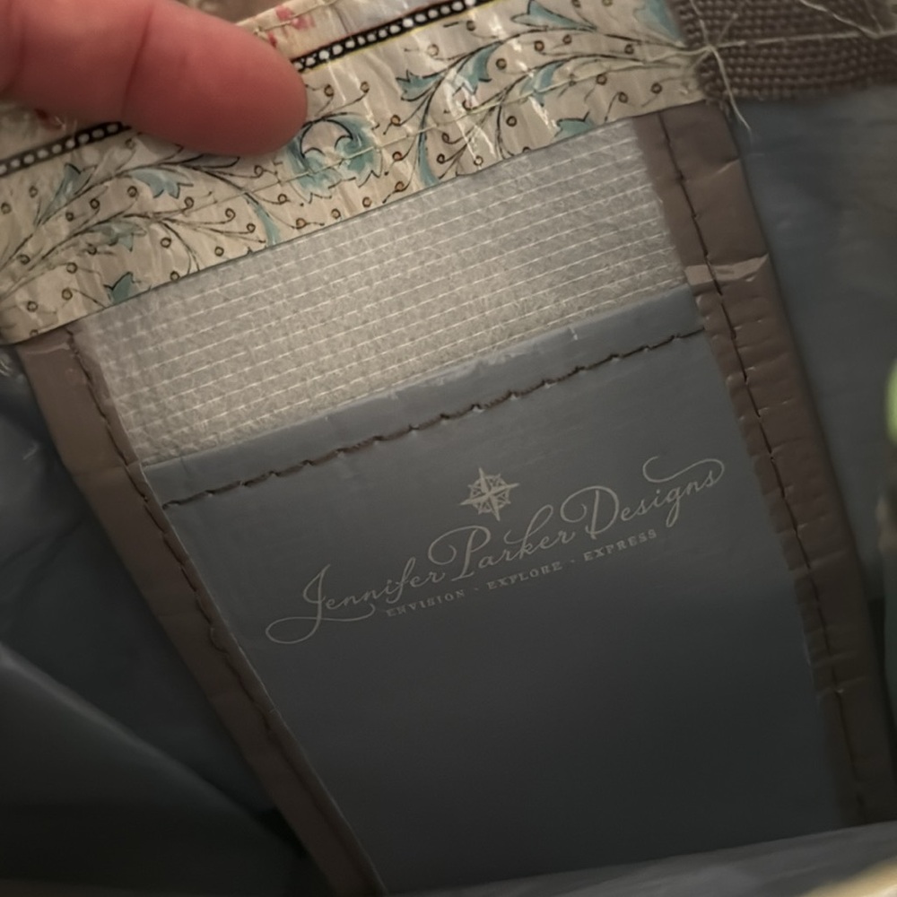 2 | Jennifer Parker Designs Plastic Bottle Tote Bags - Picture 6 of 9